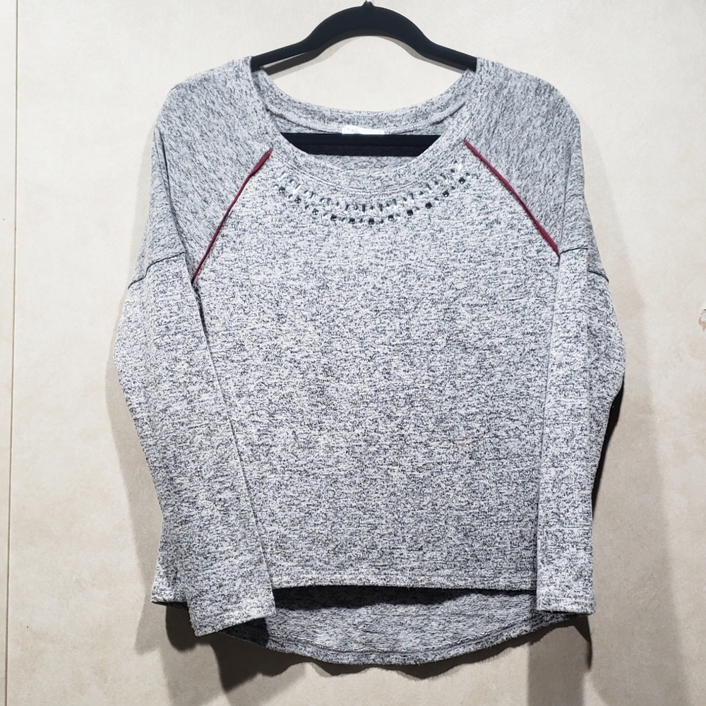 Socialite Crystal Gray Sweatshirt Size M